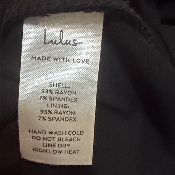 NWT Lulu's Classic Black Short Sleeve Tee size Large - Picture 7 of 11